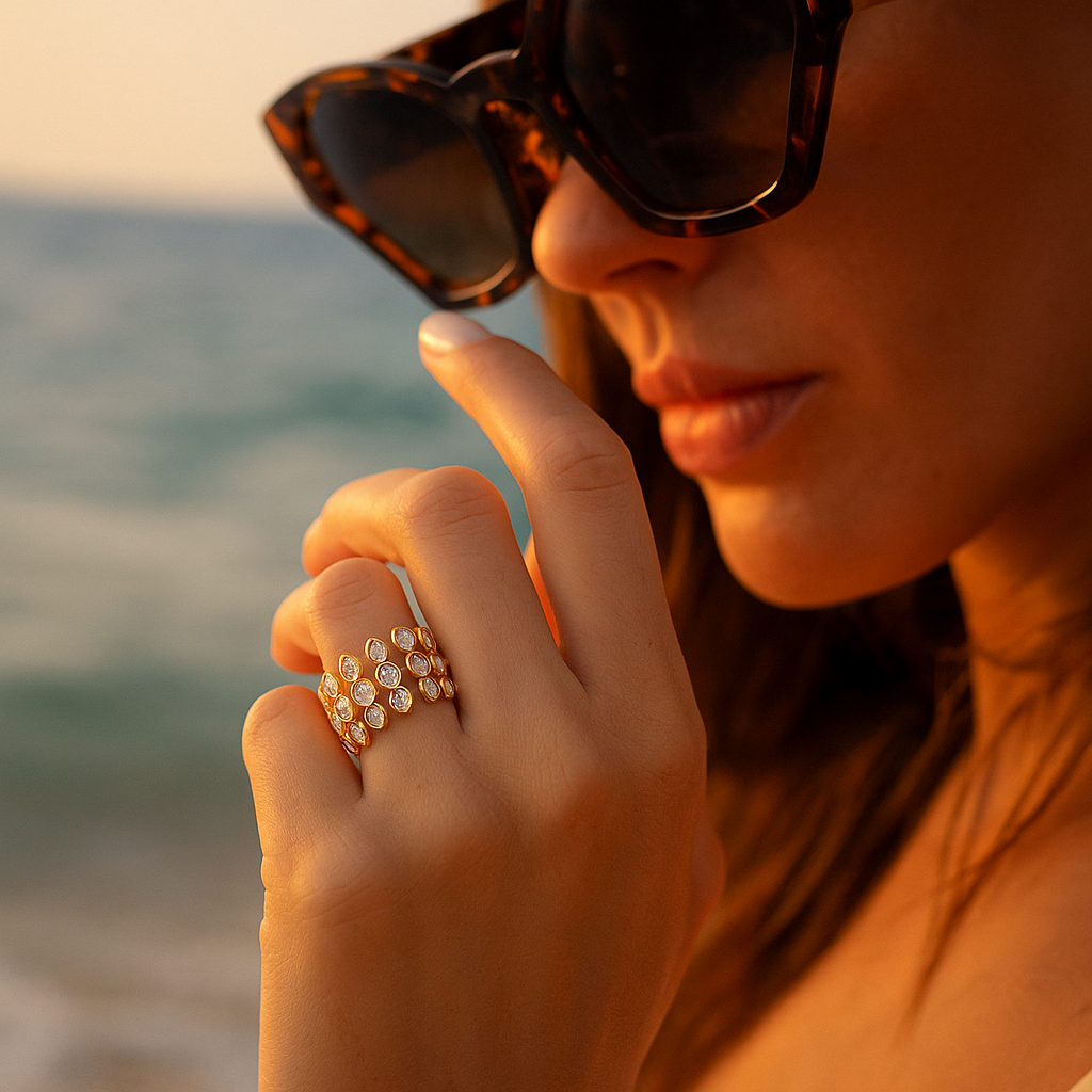 Solina - Guld ring med funklende ædelstene