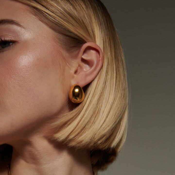 Bold Huggie Øreringe