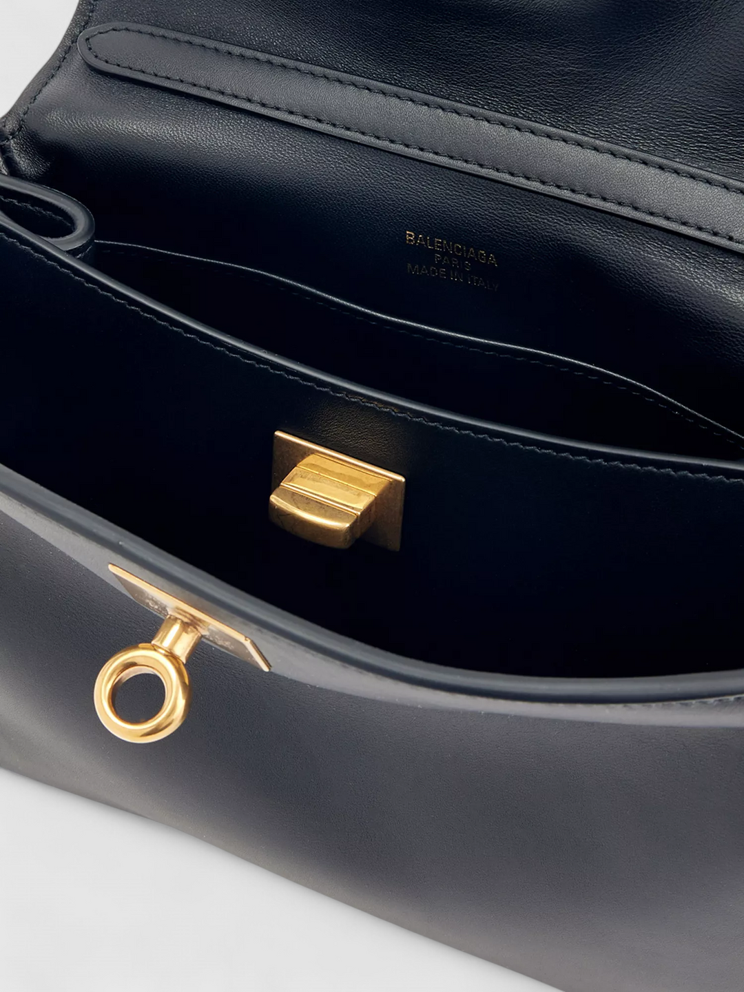 Freja – Elegant Shopper