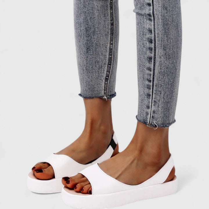 Emrynn | Ortodontiske Sandaler