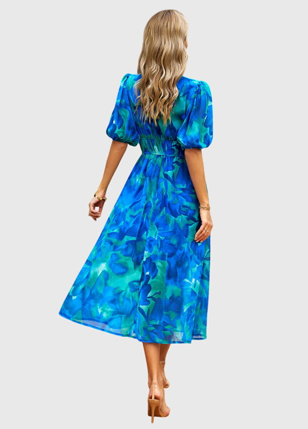 Meerlin™ | Flatterende Blomster Midi Kjole