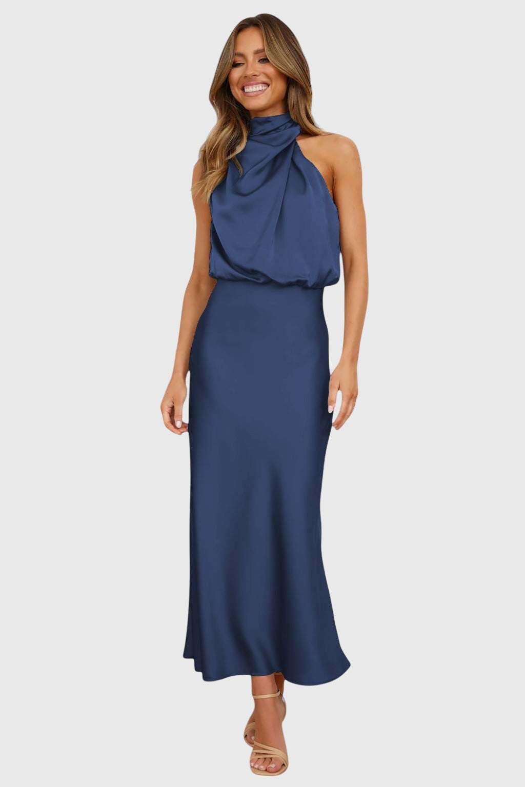 Ava™ | Glamourøs Satin Halterneck Kjole